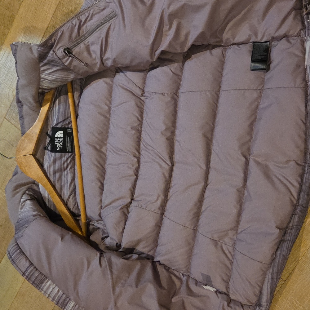 The North Face Puffer Jacket Size XS - Picture 6 of 9